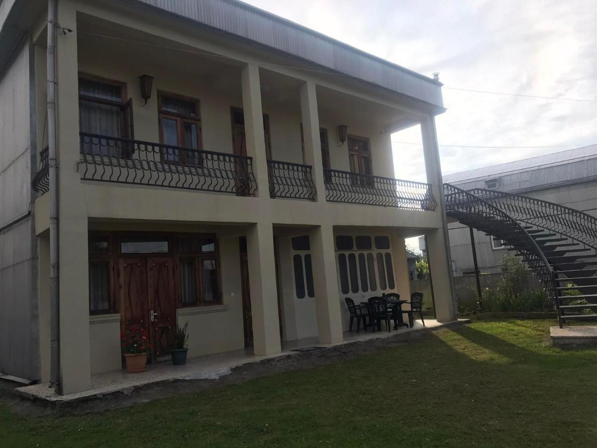 Luka Family Guest House Batumi Exterior foto