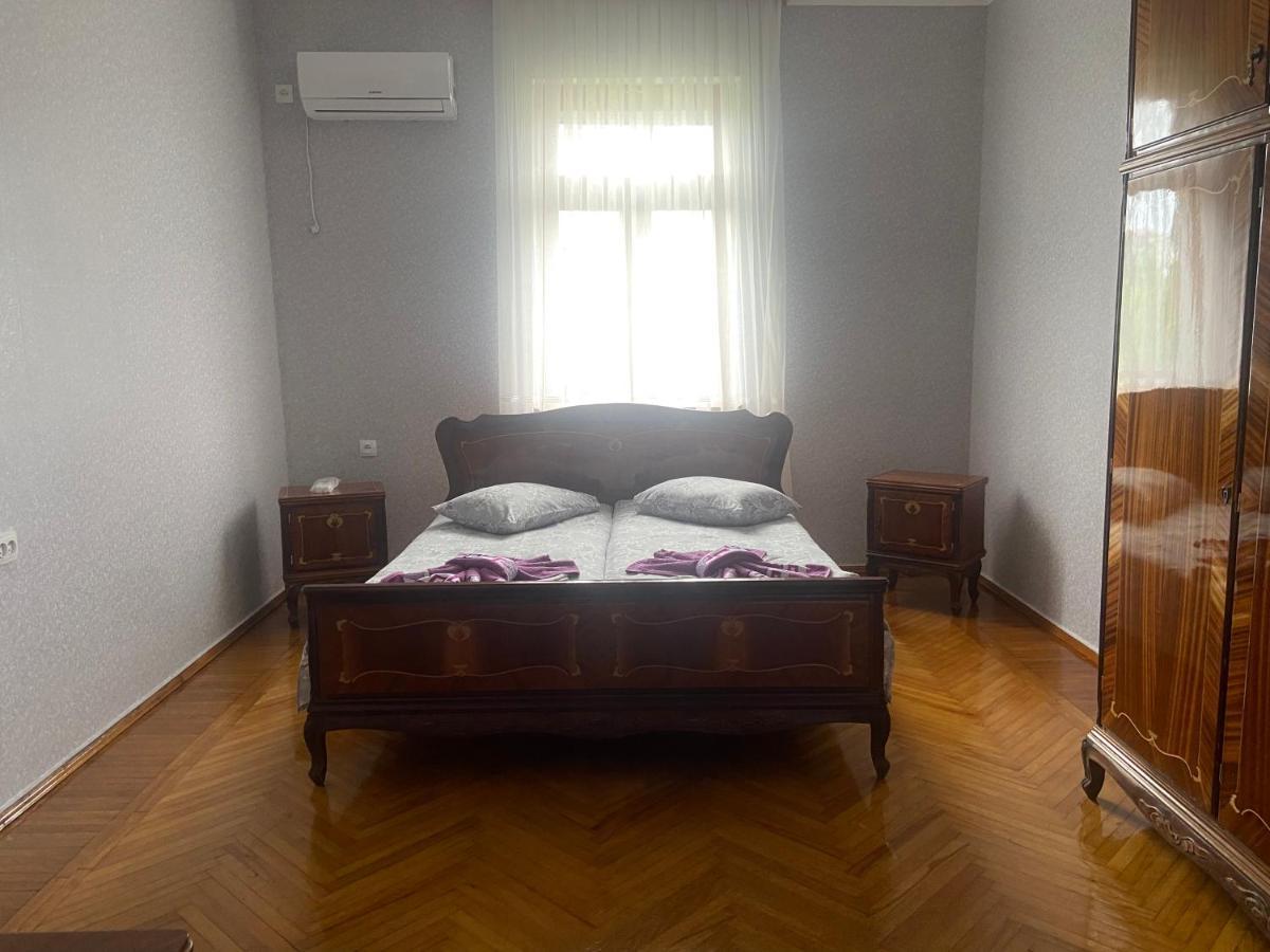 Luka Family Guest House Batumi Exterior foto